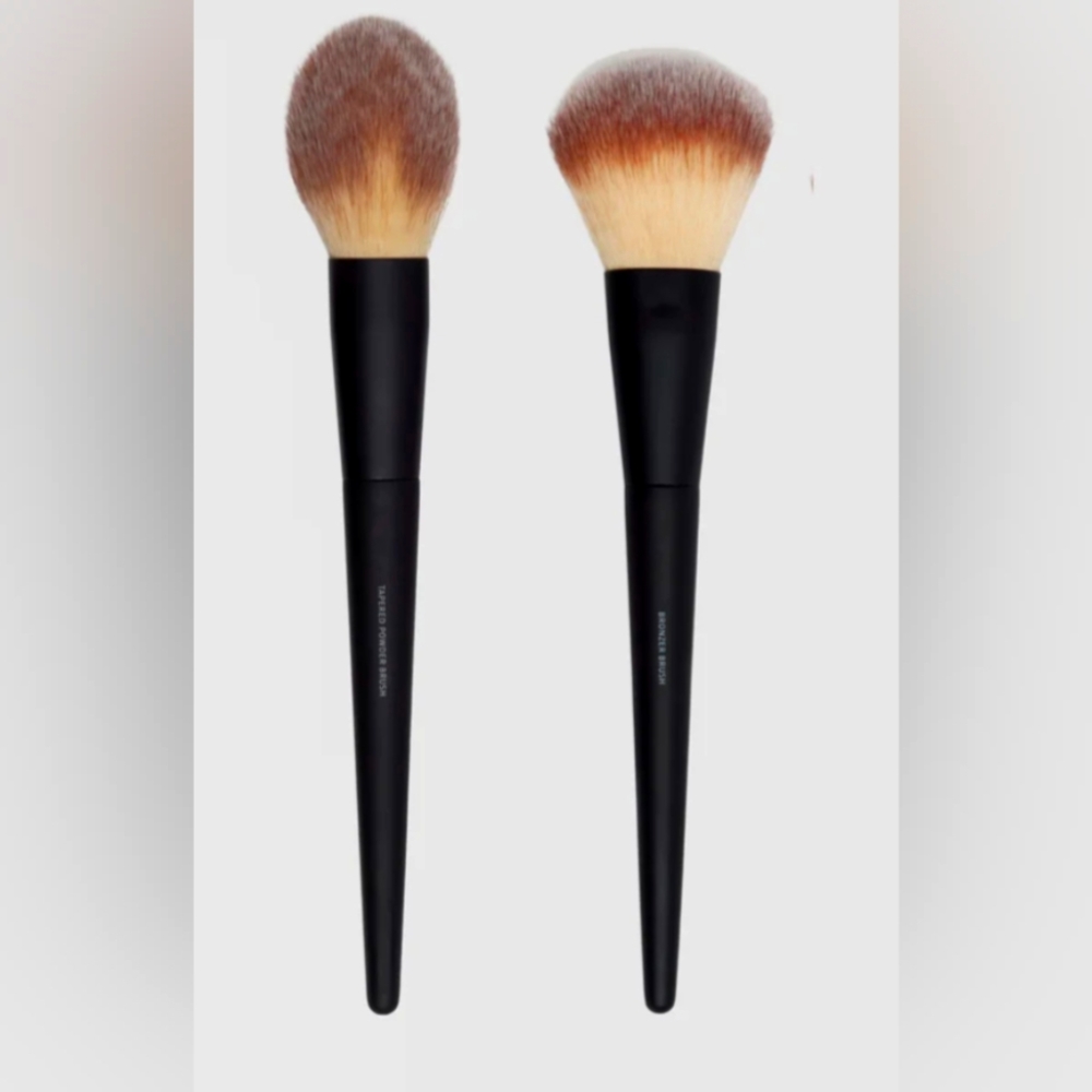 5/75$ LITHE BEAUTY Essential Face Brush Set